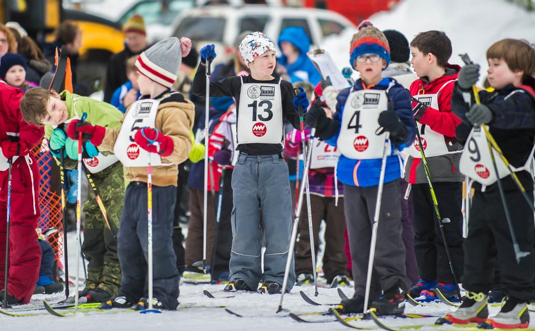 Kids skiing