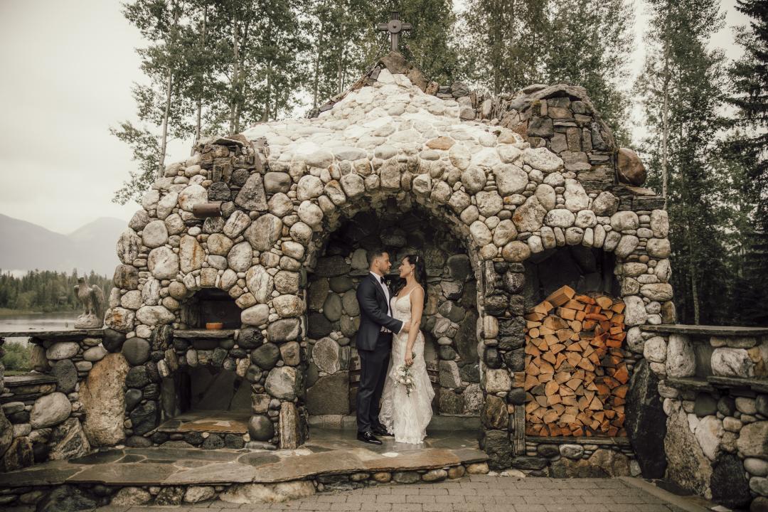 Bride & Groom at Eleanor Estate