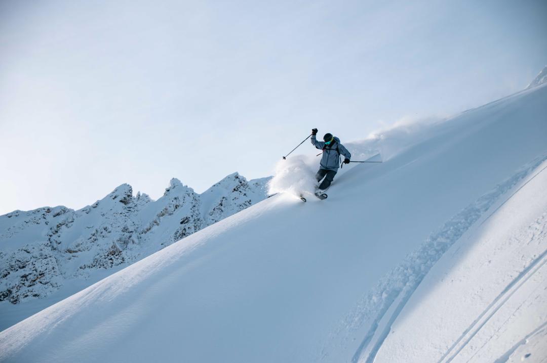 Skiing in the alpine