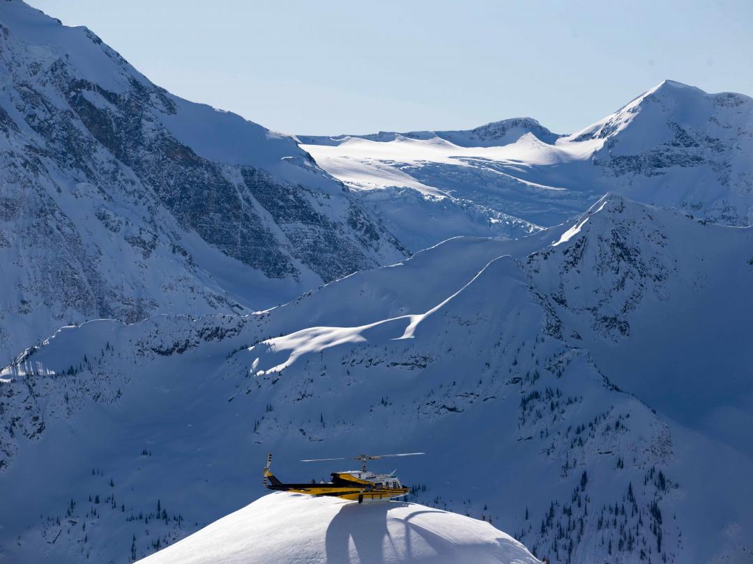 Tour 609 deep powder heli-skiing, BC, Canada