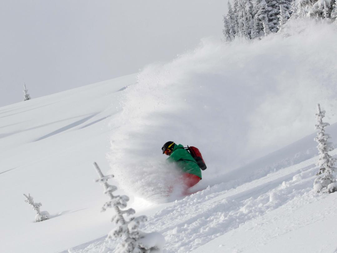 Tour 611 deep powder heli-skiing, BC, Canada