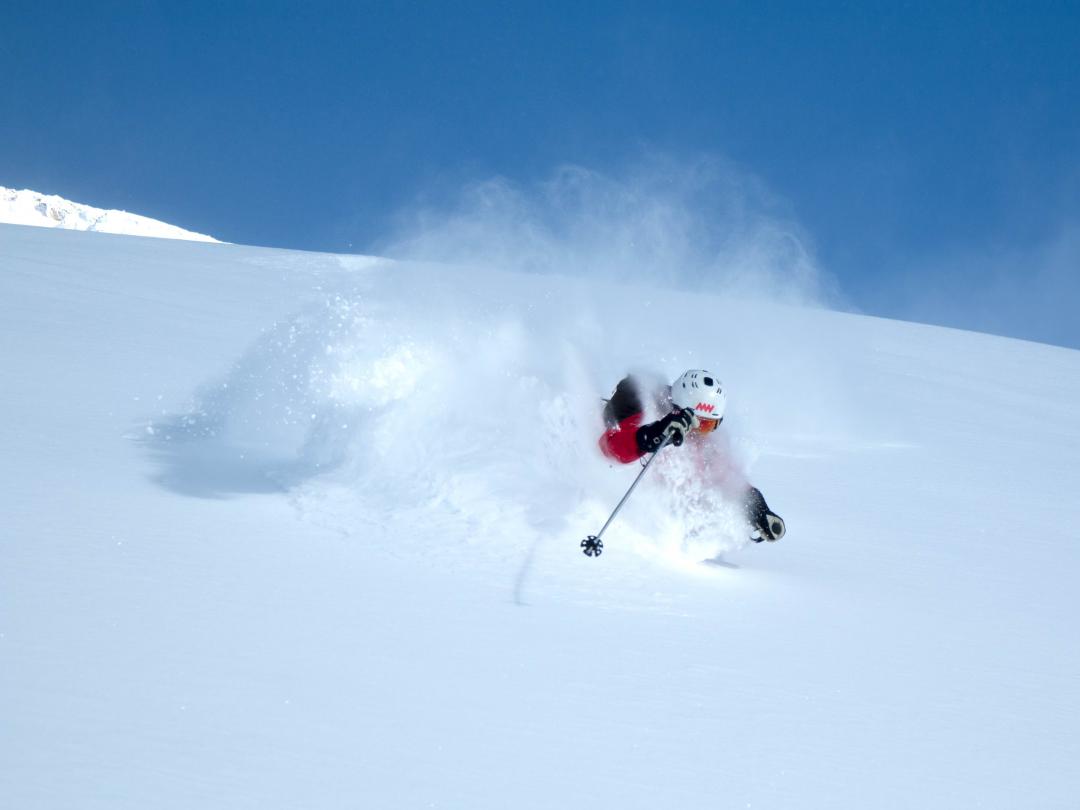T612 deep powder heli-skiing | BC Canada