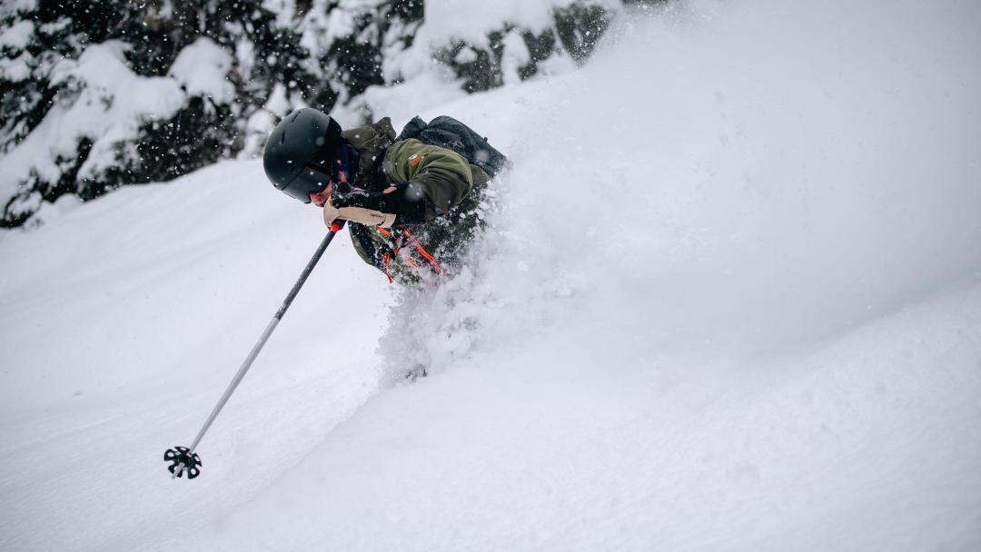 Amadeu Skiing Deep Powder