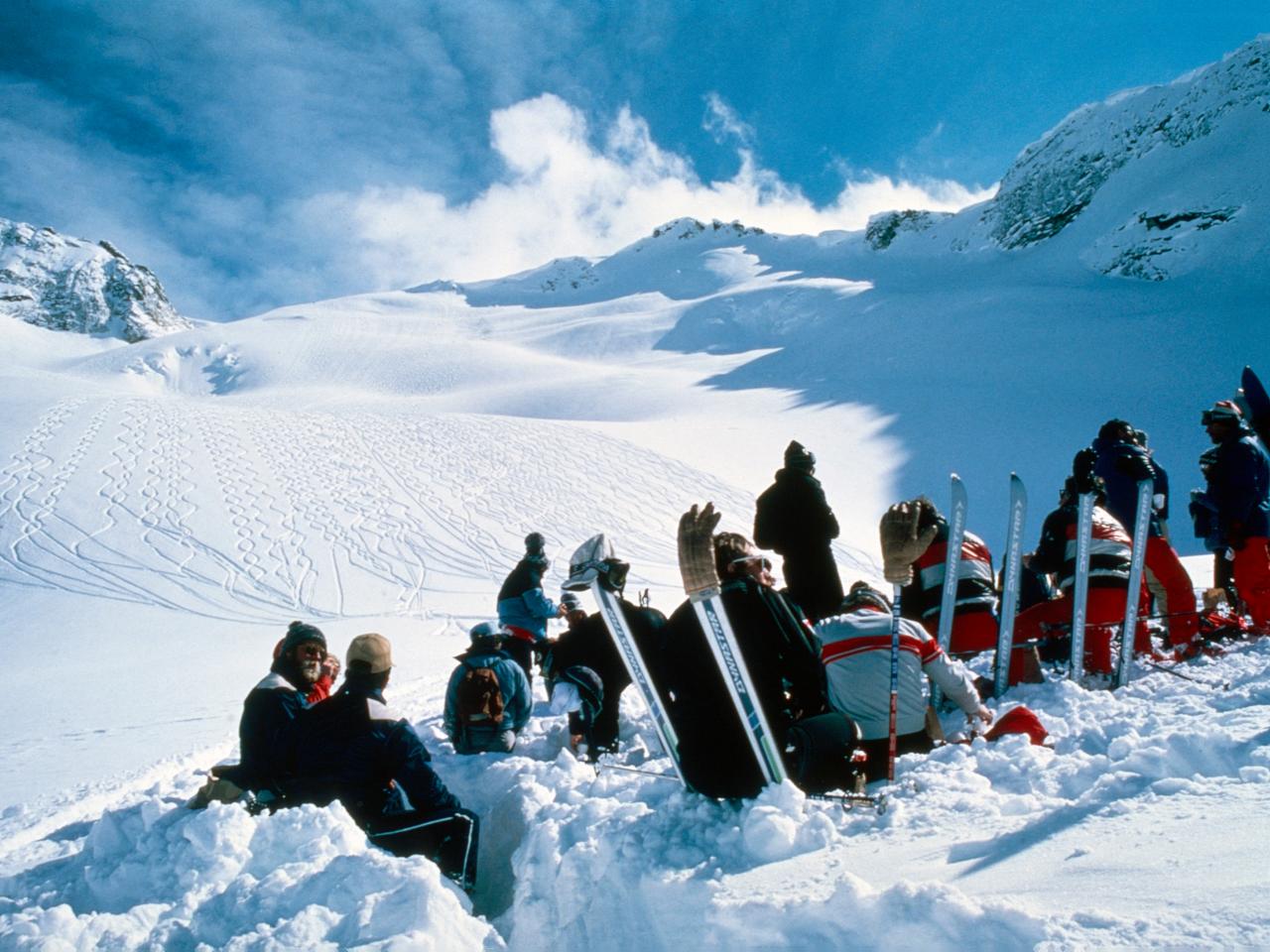 1990 Helicopter Skiing at Mike Wiegele Heli-skiing Resort