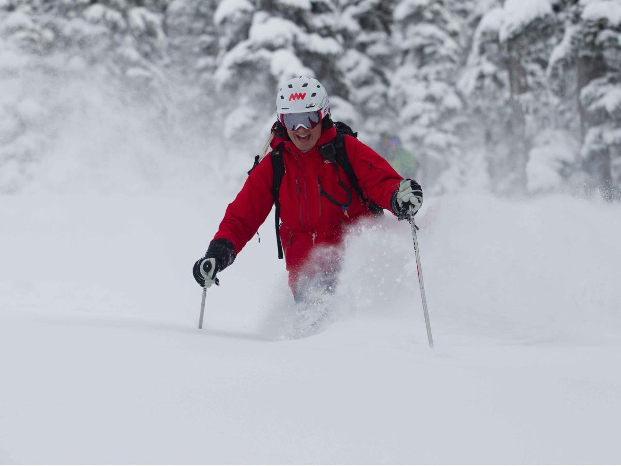 Elias Ortner Operations Manager at Mike Wiegele Helicopter Skiing